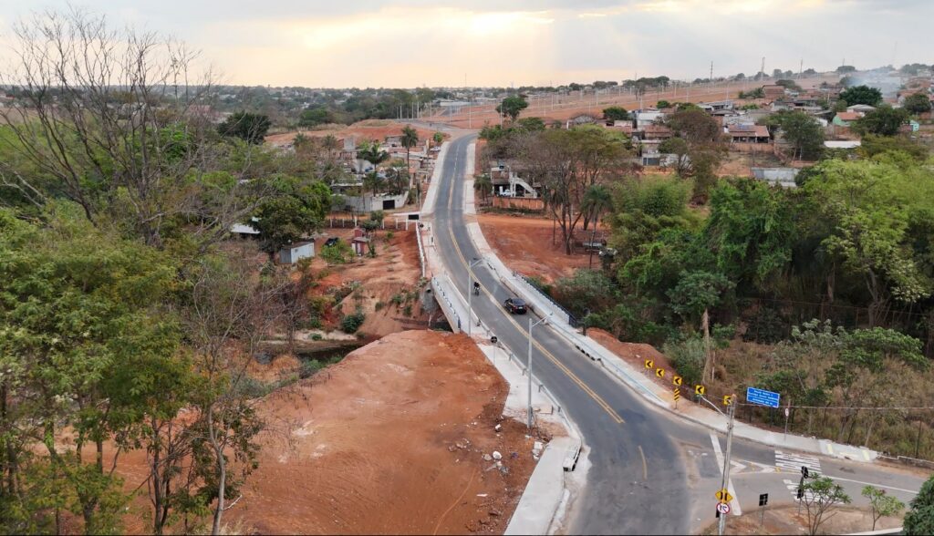 Prefeitura de Aparecida entrega nova ponte entre o Colinas de Homero e Veiga Jardim