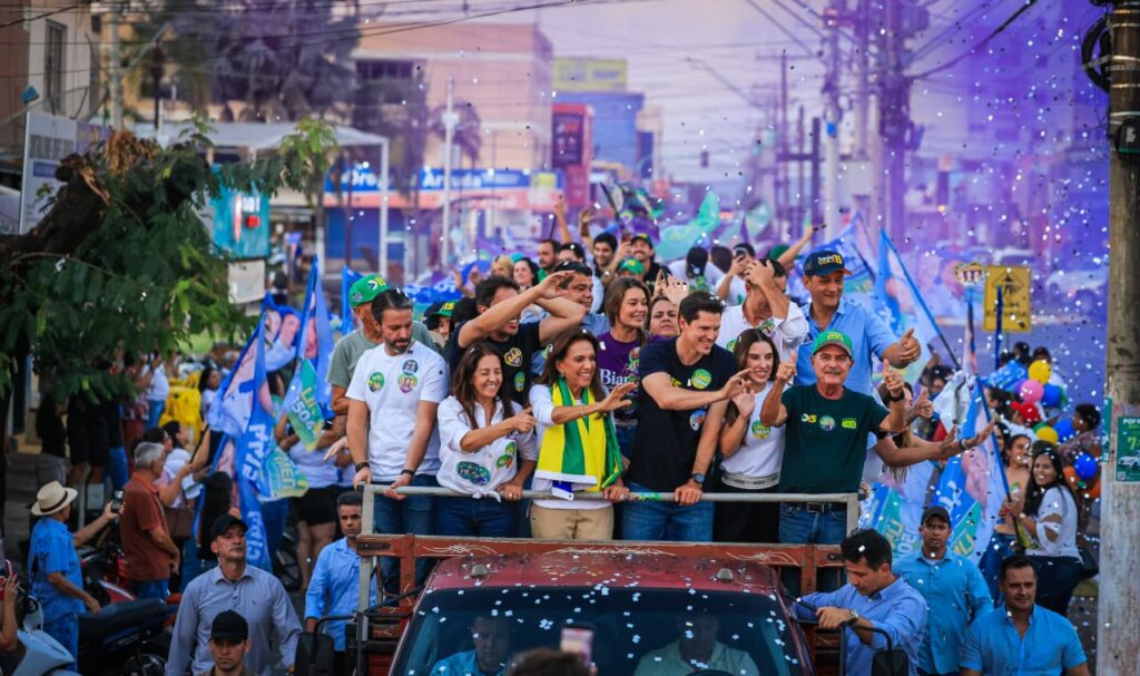 Daniel Vilela faz carreata ao lado de aliados em Jaraguá