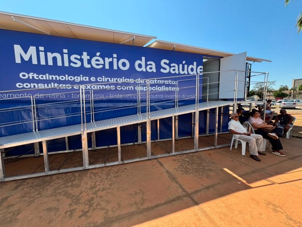 Carreta de oftalmologia realiza 30 mil procedimentos em Goiânia