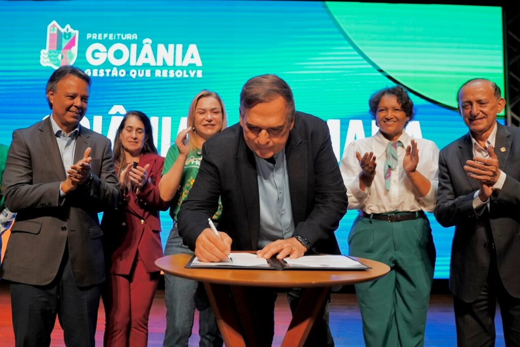 Mabel lança programa que amplia proteção social e benefícios a famílias