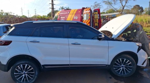 Acidente entre dois carros deixa quatro feridos entre Goiânia e Santo Antônio de Goiás