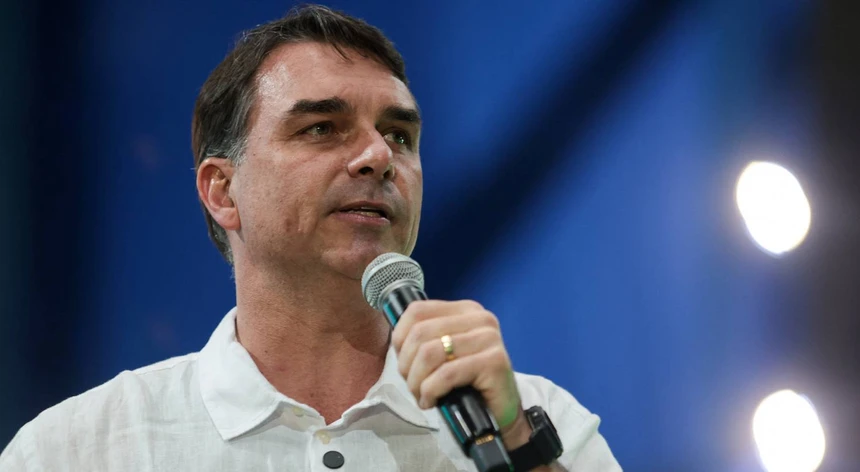 Flávio Bolsonaro: Espero que Vorcaro homologue sua delação e fale tudo