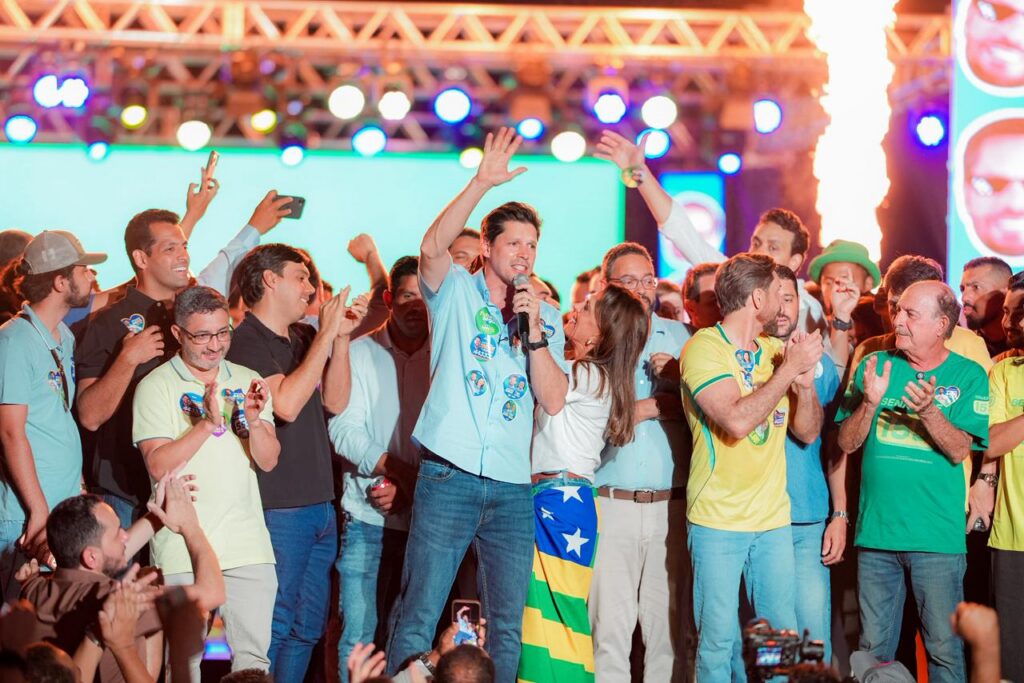 Daniel Vilela pede empenho da base em ato com lideranças de 210 municípios