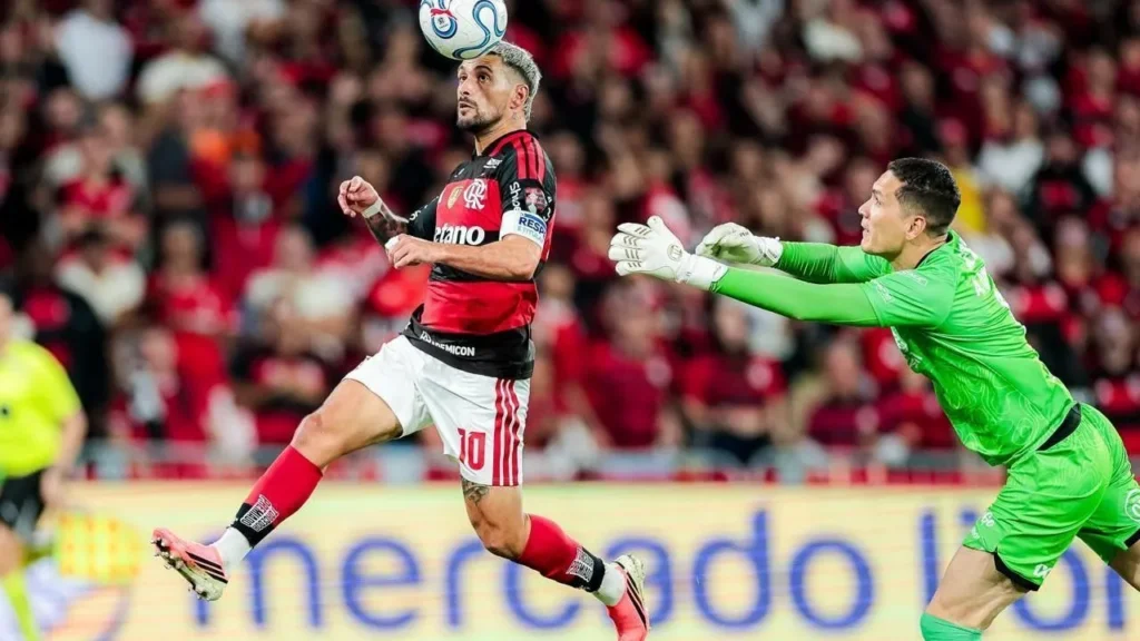 Flamengo passa sufoco, mas empata com Independiente del Valle e está na semi da Libertadores
