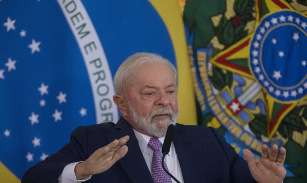 Lula diz em propaganda eleitoral que adversários tentam dificultar fim da escala 6×1