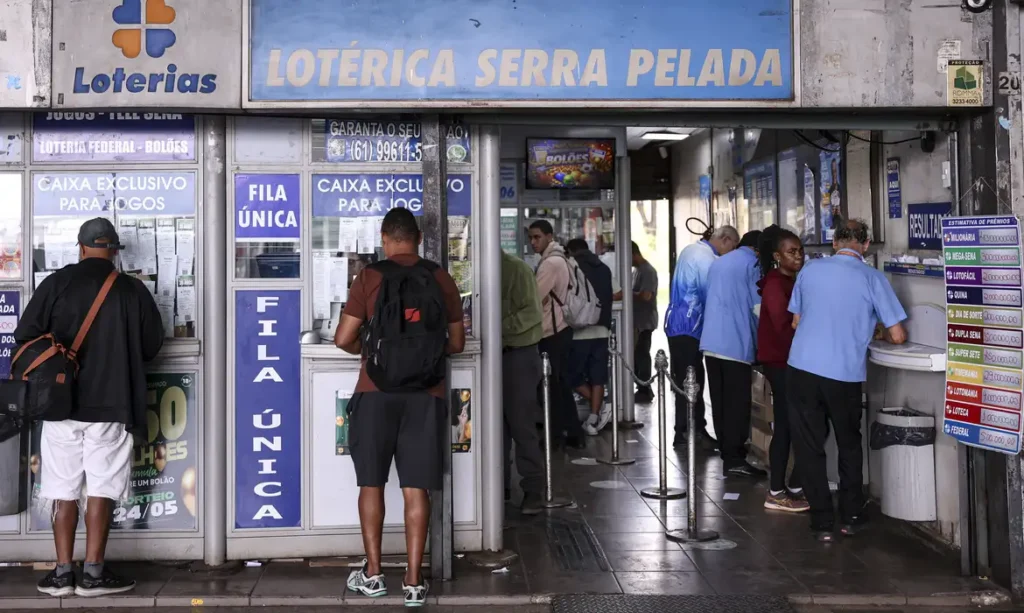 Mega-Sena sorteia prêmio de R$ 28 milhões neste domingo (20/9) (foto: Agência Brasil)