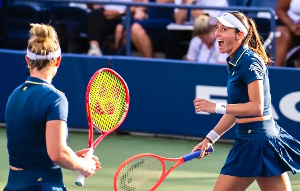 Dupla de Stefani vence estreia no WTA de Wuhan