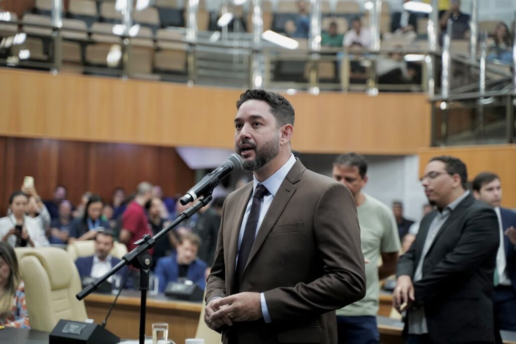 Thialu Guiotti é eleito presidente da Câmara Municipal de Goiânia em chapa única