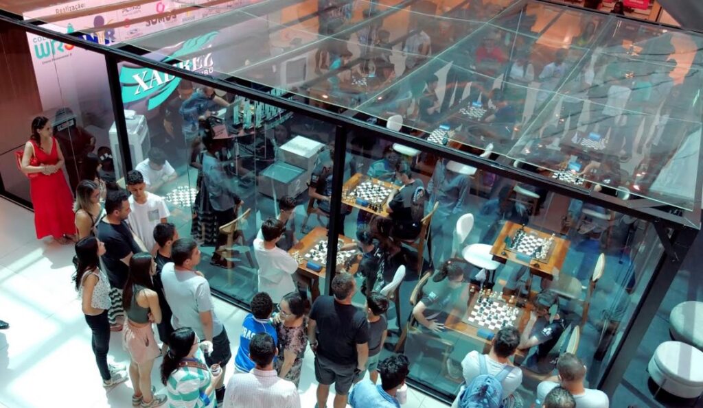 Goiânia reúne estudantes e mestres internacionais em evento de xadrez