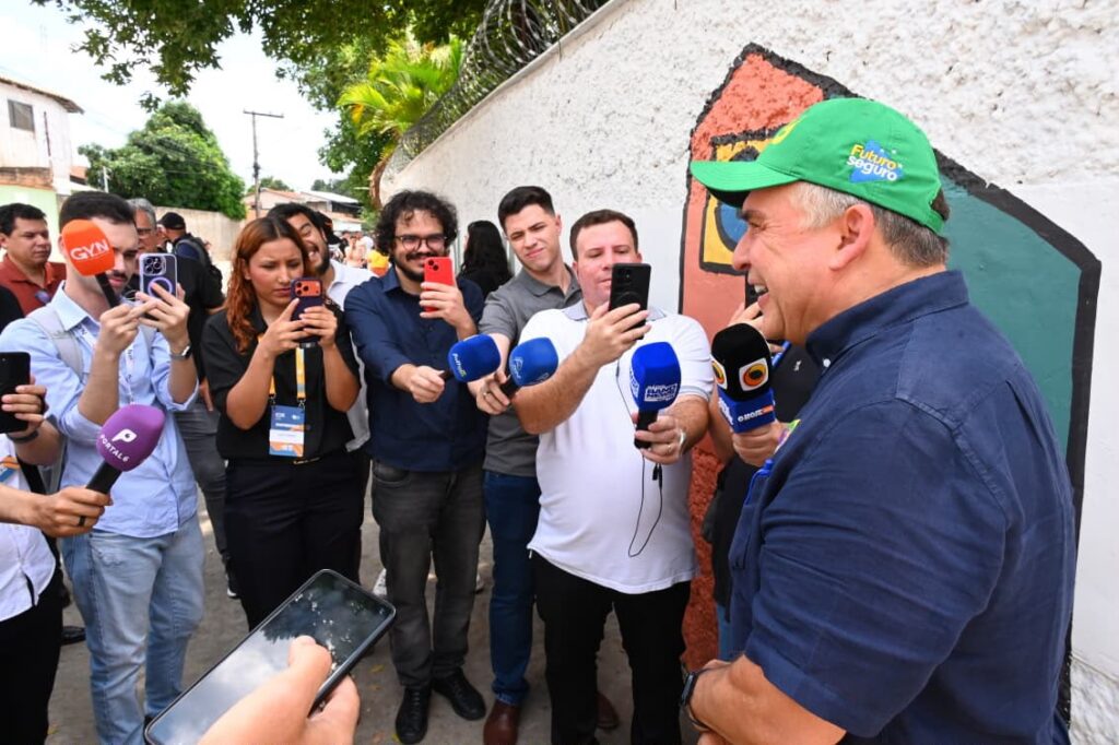 Mabel aposta em apoio de Caiado a Flávio Bolsonaro no 2º turno