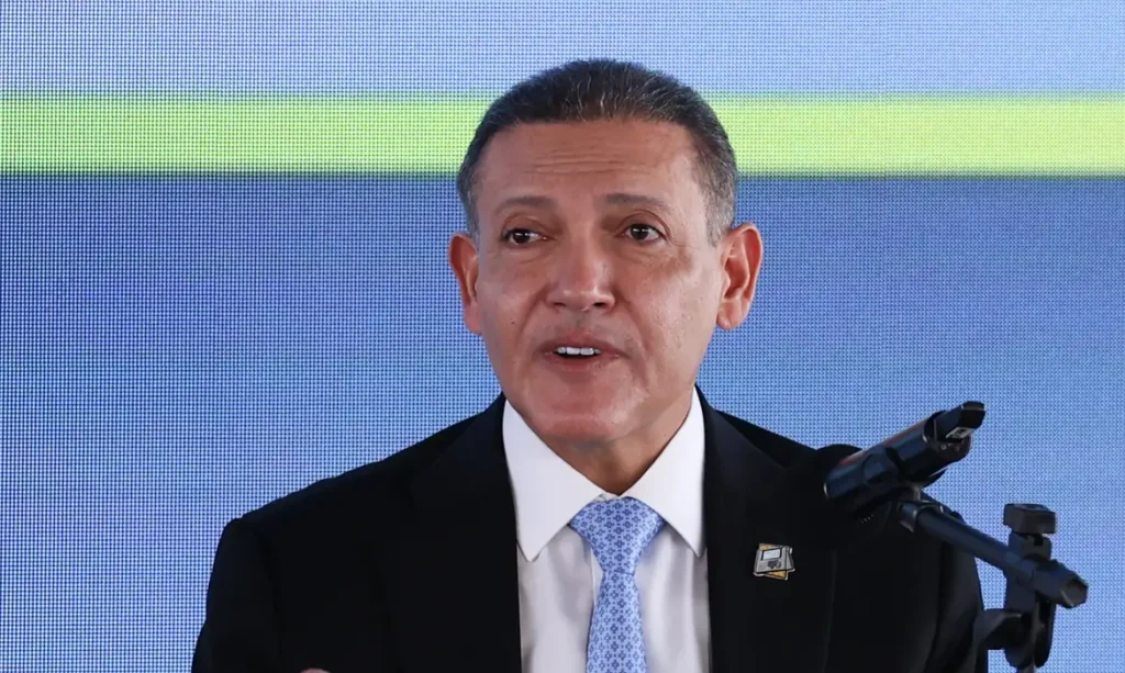 TSE: seções eleitorais ainda abertas devem manter votação até as 19h (Foto: Agência Brasil)